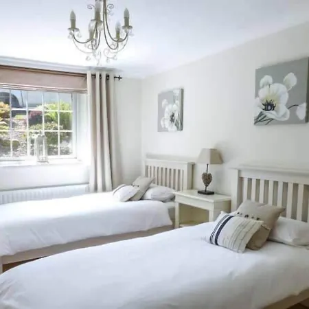 White Gables Holiday home Great Clifton